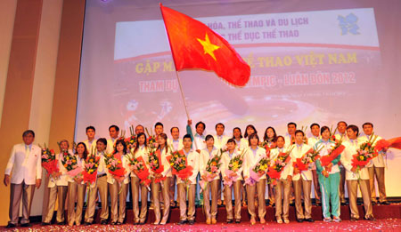 ພິທີອອກເດີນທາງຂອງຄະນະນັກກິລາຫວຽດນາມ ໄປເຂົ້າຮ່ວມໂອລິມປິກ ລອນດອນ 2012